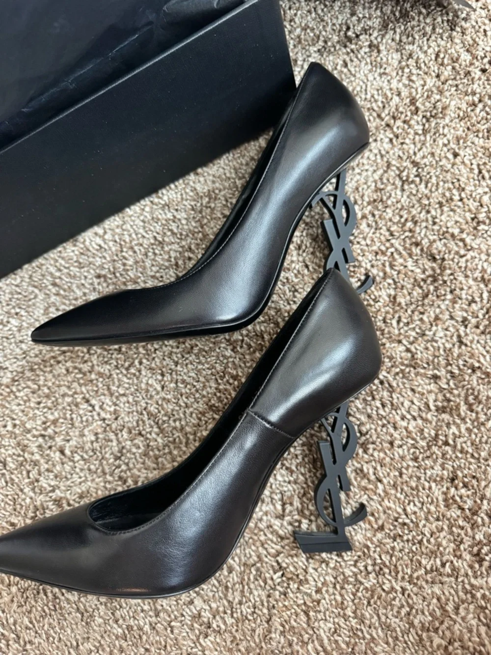 Saint Laurent Black Leather Logo-Detail Pointed Pumps - Picture 1 of 10